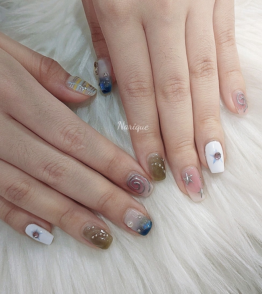 บริการทำเล็บที่บ้าน แบบสวยๆ ทาสีเจล ต่อเล็บ