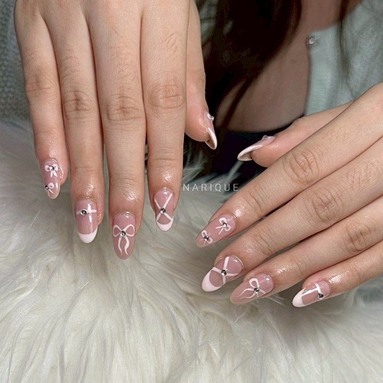 บริการทำเล็บที่บ้าน สีนู้ดโบว์น่ารัก