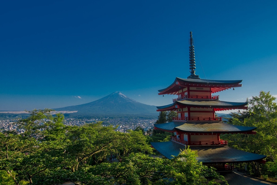 รับรีวิวสถานที่ท่องเที่ยว บล็อกเกอร์ท่องเที่ยว เน็ตไอดอลรีวิวเจดีย์สวยงามพร้อมวิวภูเขาฟูจิ