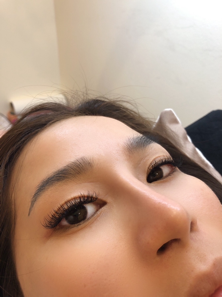 ต่อขนตาสวยธรรมชาติถึงบ้าน บริการต่อขนตาคุณภาพ