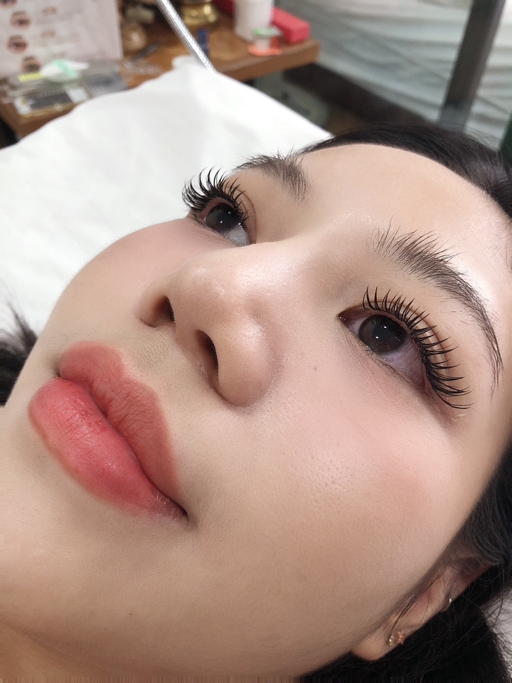 ต่อขนตาถึงบ้าน บริการต่อขนตาคุณภาพสูง