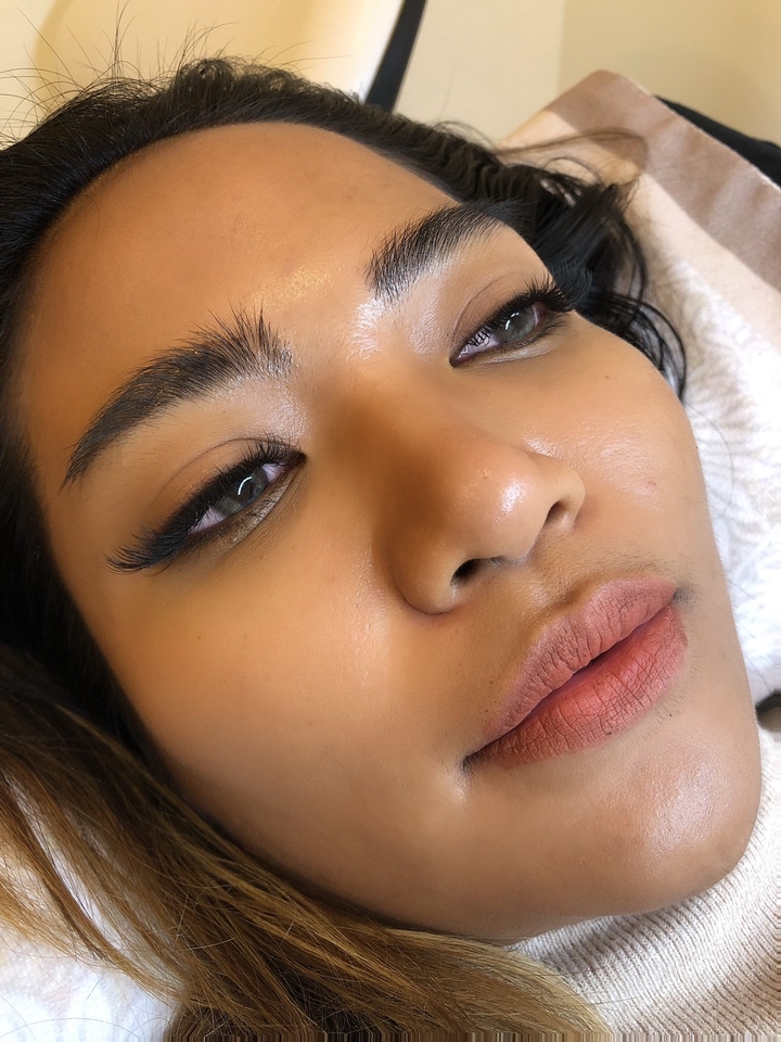 รับต่อขนตาที่บ้าน บริการต่อขนตาสวยเป็นธรรมชาติ