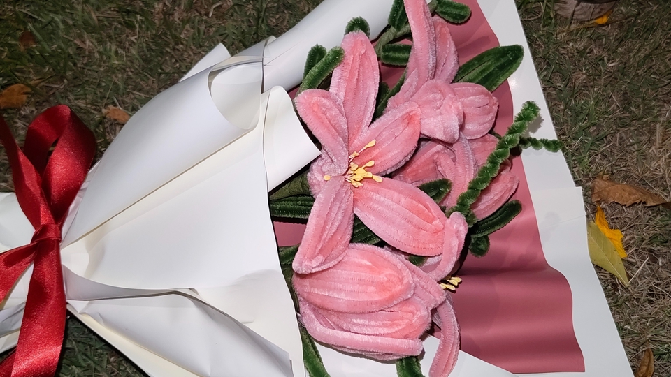 รับทำช่อดอกไม้กำมะหยี่แบบคัสตอม เพียงแค่คุณขอมา เราก็พร้อมรังสรรให้