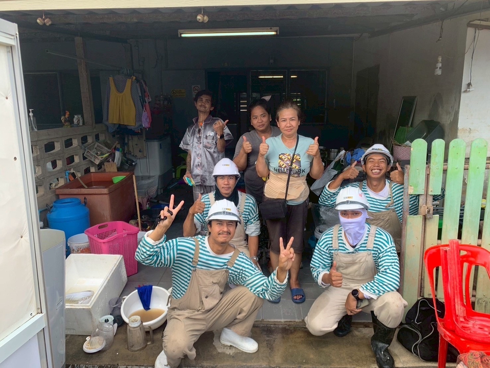 แม่บ้านทำความสะอาด แสดงความยินดีกับทีมงานที่พร้อมให้บริการทำความสะอาดบ้าน บริการทำความสะอาดคอนโด บริการทำความสะอาดออฟฟิศ ทั่วไป สะอาด รวดเร็ว พร้อมให้บริการ แม่บ้านรายวัน แม่บ้านมืออาชีพ บริการทำความสะอาด