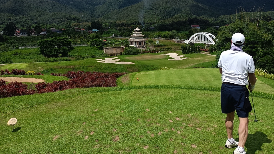 สนามกอล์ฟ กัซซันขุนตาล ลำพูน สนามกอล์ฟสวยๆครับ มีทั้งหมด 3 คอส คอสล่ะ 9 หลุม จุกๆ