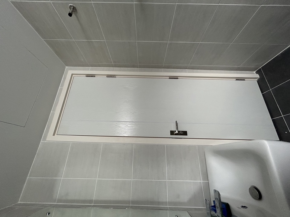 ยิงซิลิโคลนซัพวงกบและยาแนวกระเบื้อง