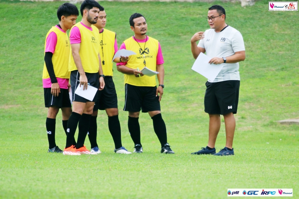 พัฒนาบุคลิกภาพและการพูด คอร์สเรียนบุคลิกภาพมืออาชีพ