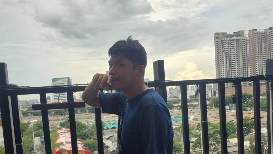 ปรึกษา ปัญหาความรัก ได้เลยครับ