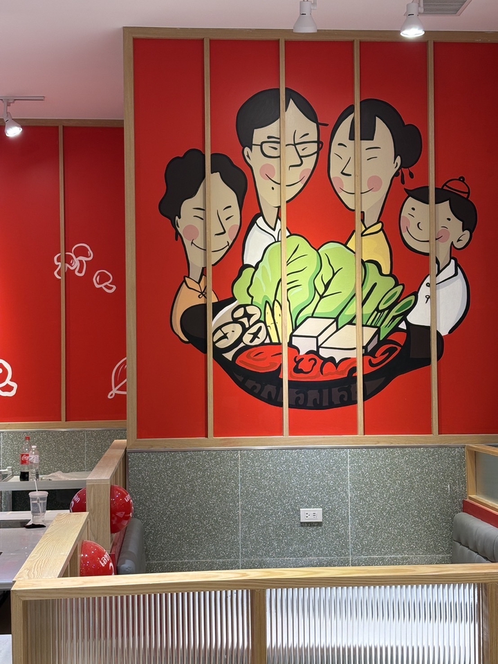 รับเพ้นท์ผนังร้านอาหาร 3 มิติ ภาพครอบครัวน่ารัก