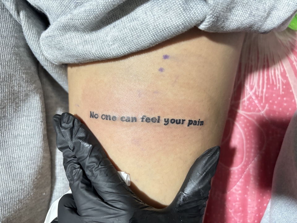 ออกแบบรอยสักตัวอักษร รอยสัก, ลายสัก, ออกแบบรอยสักผู้หญิง, มินิมอล, ออนไลน์, ออกแบบลายสัก.