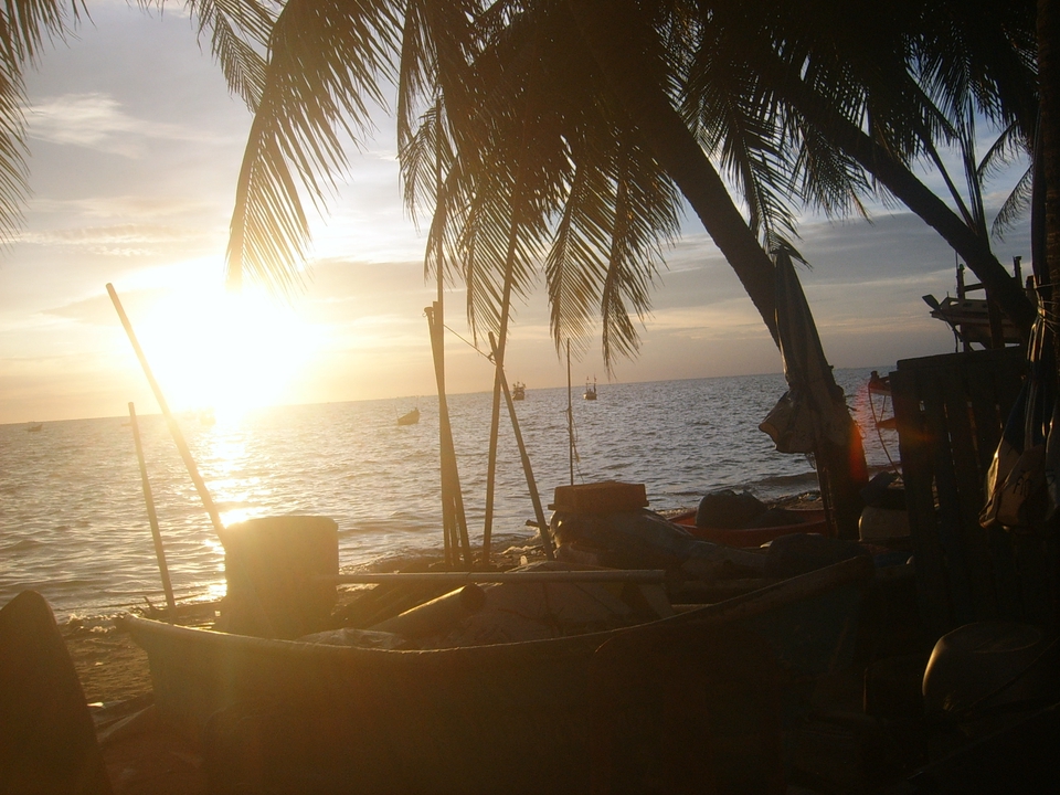 เช่ารถพร้อมคนขับ - รับจ้างพาเที่ยวชลบุรีแถว บางแสน บางพระ 1 วัน ตั้งแต่เช้า - เย็น - 2