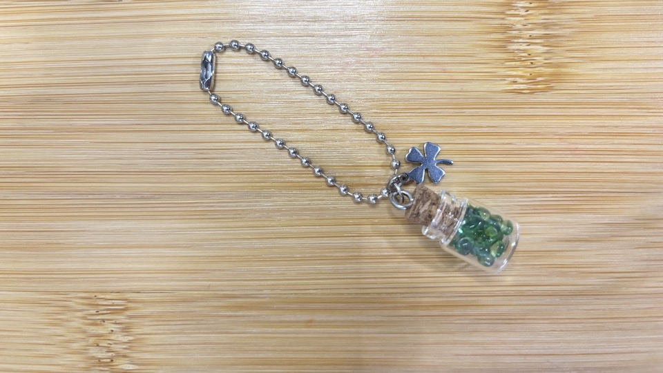 รับทำพวงกุญแจขวดแก้วจิ๋วใส่ของตกแต่งสีเขียว น่ารัก สั่งทำของขวัญ งานฝีมือ ขายต่อ