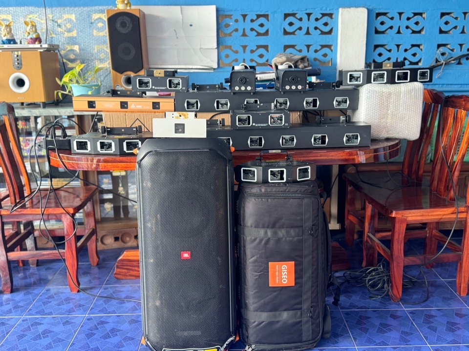 เช่าเครื่องเสียงคาราโอเกะครบวงจร  พร้อมลำโพงและอุปกรณ์  ให้เช่าทั่วไทย