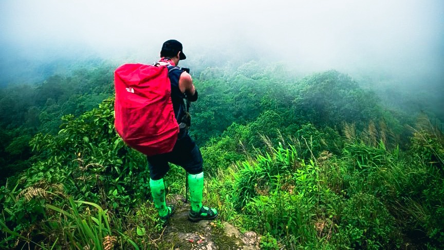 โค้ชช่วยเดินป่า