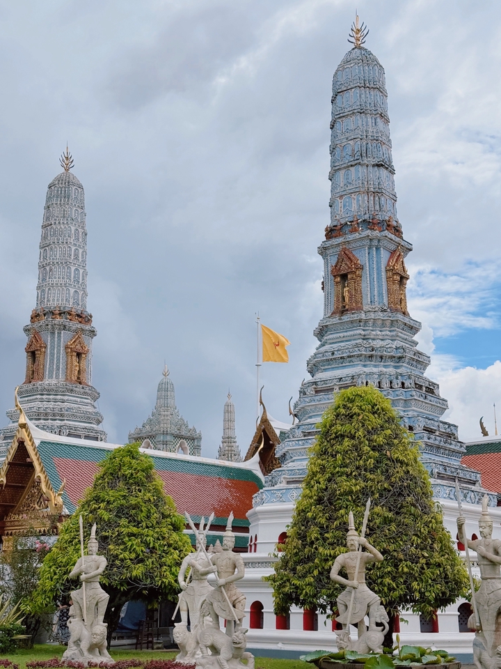 รับจ้างทำบุญออนไลน์ ทำบุญวัดพระแก้ว พระเจดีย์สวยงาม