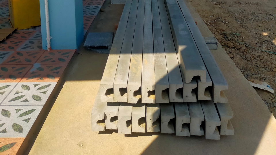 คิ้วบัวปูนปั้นสำเร็จ