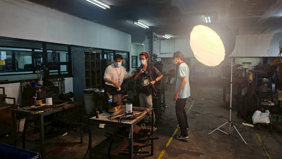 รับถ่ายวีดีโอ ตัดต่อวีดีโอ ถ่ายทำ MV งานแต่งงาน ราคาถูก