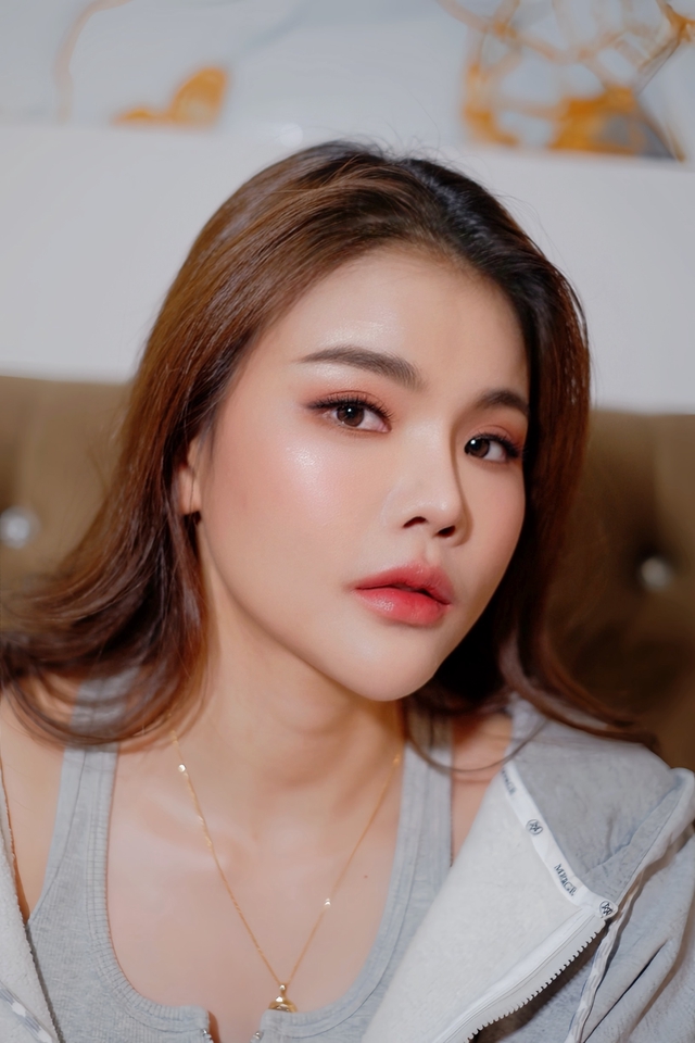 ช่างแต่งหน้าเกาหลี แต่งหน้ารับปริญญาเจ้าสาว เน้นงานผิวสวยใสเป็นธรรมชาติ
