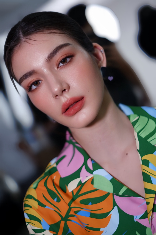 ช่างแต่งหน้าสไตล์เกาหลี แต่งหน้าสวยหวาน โทนพีช ถ่ายภาพนิ่ง แต่งหน้าโอกาสพิเศษ รับแต่งหน้าทุกสไตล์