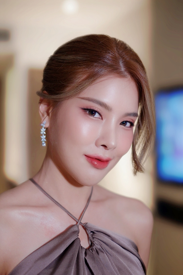 ช่างแต่งหน้าสไตล์เกาหลี แต่งหน้าสวยใส ถ่ายรูปรับปริญญา งานแต่ง รับโอกาสพิเศษ