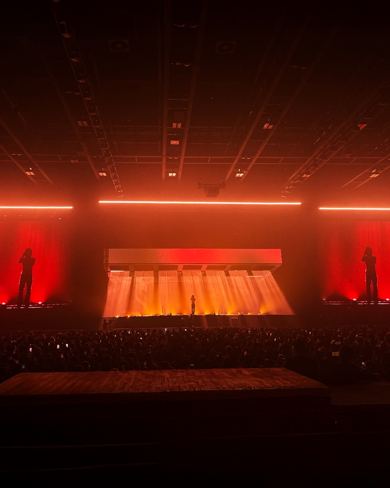 STAGE DESIGN + PRODUCTION MANAGEMENT FOR
PUN BANDAGE THE FIRST CONCERT