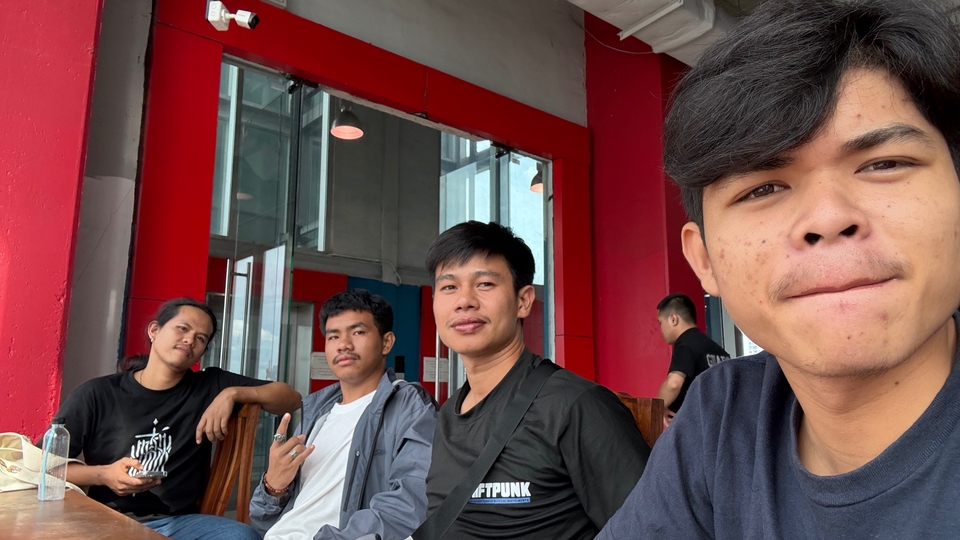 คุณพร้อม ผมพร้อมไกลแค่ไหนก็ไปครับ