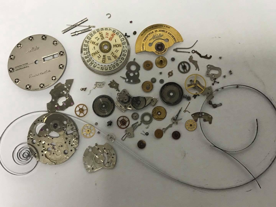 ซ่อมนาฬิกา บริการซ่อมนาฬิกาเก่า เปลี่ยนอะไหล่ ล้างเครื่อง