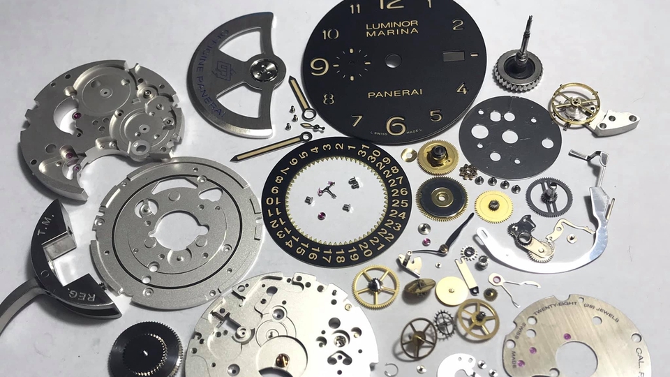 รับซ่อมนาฬิกา ล้างเครื่อง เปลี่ยนถ่าน เปลี่ยนสาย ชุบทองนาฬิกา