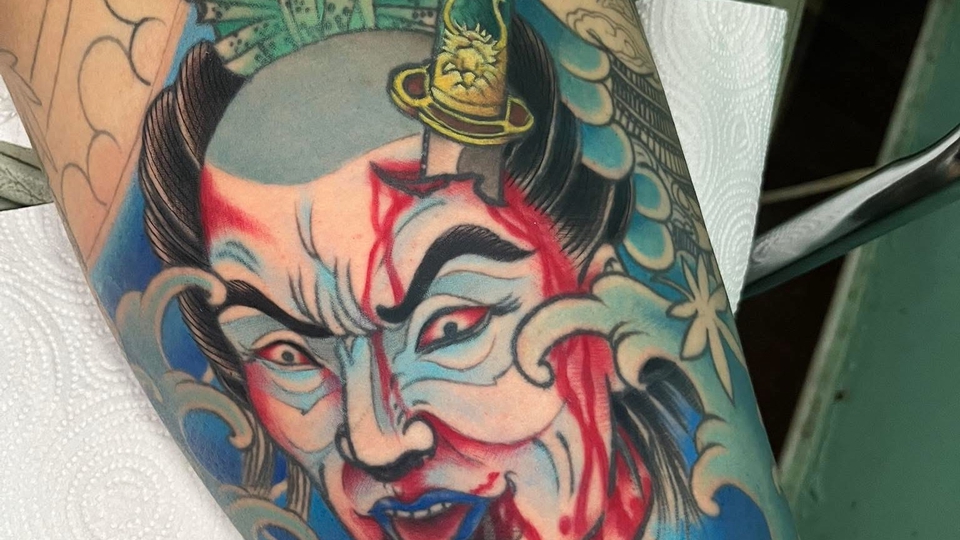 รับสักลายนอกสถานที่