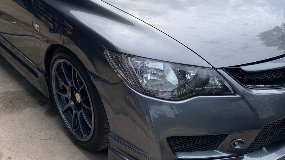 ขัดไฟหน้ารถ