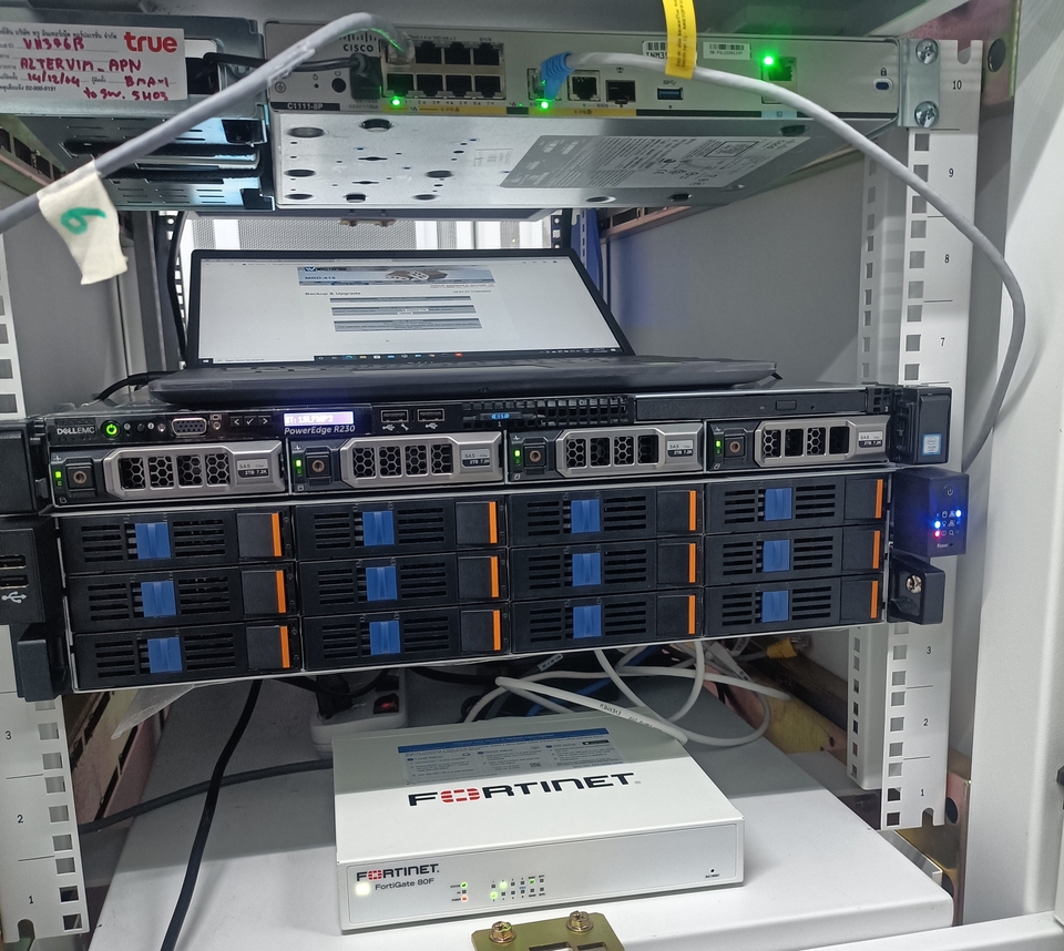 ติดตั้งสายแลน - ติดตั้ง Firewall และ Netowrk สำหรับองค์กรขนาดเล็ก - 2