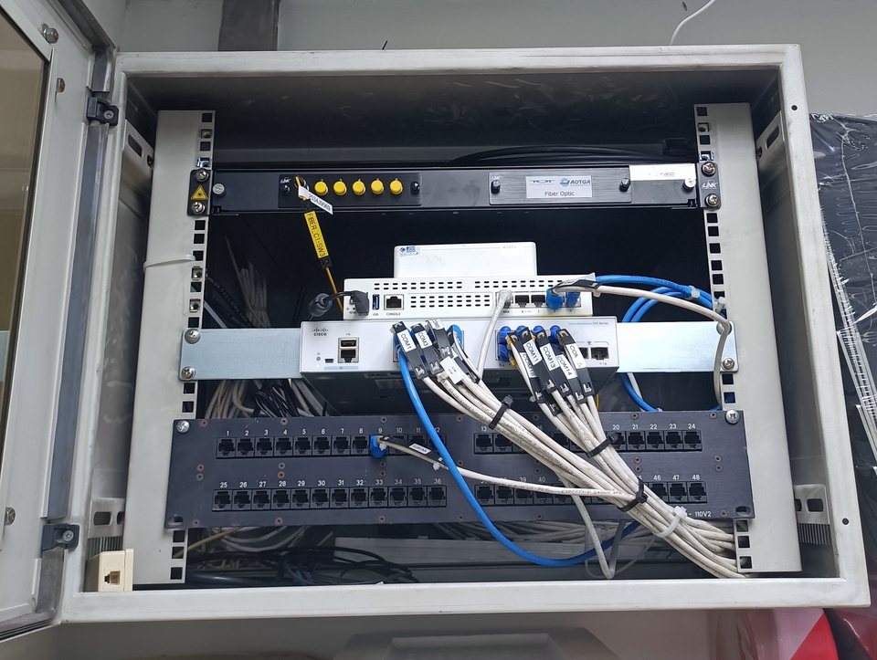 ติดตั้งสายแลน - ติดตั้ง Firewall และ Netowrk สำหรับองค์กรขนาดเล็ก - 4