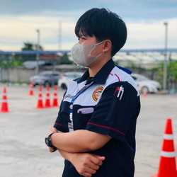 ครูพันสอนขับรถยนต์