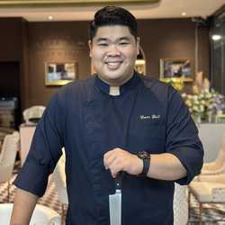 Chef Ball Chef on train