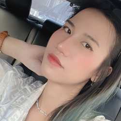 ปาริฉัตร สิมมาสุข