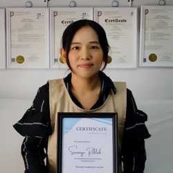 ฟ้าใส เล็บสวย