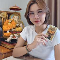 แม่หมอแอนนี่ โมรียา