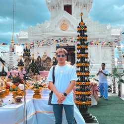 นนท์ ลูกองค์พ่อ