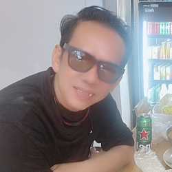 อภิรัตน์ ปฏิวรโต