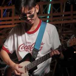 รับแต่งเพลงเนื้อร้องและเมโลดี้