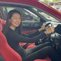 ผู้หญิงปั้นรถ