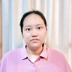 พิชญา บุญสร้อย