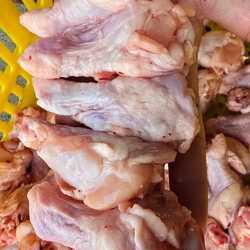 ร้านขายชิ้นส่วนไก่